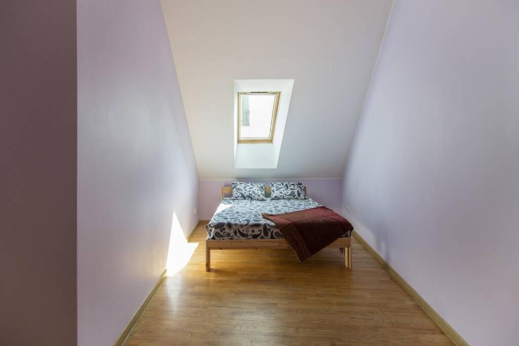 Private Sauna & 4 Bedrooms Old Town Rooftop Apartment Вильнюс Экстерьер фото